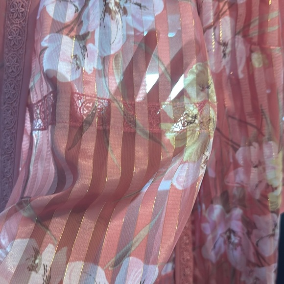 Dressbarn Floral Sheer Striped Blouse size 18W - Picture 14 of 14